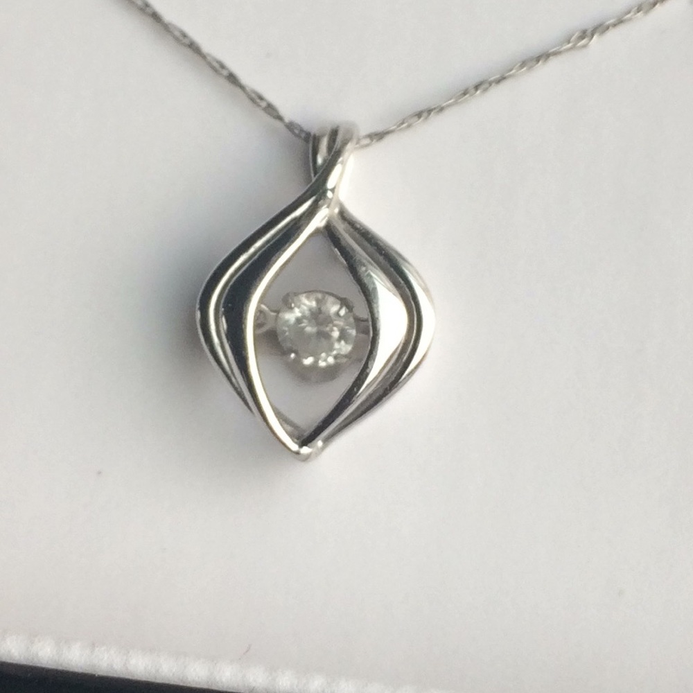 Diamond and white gold necklace